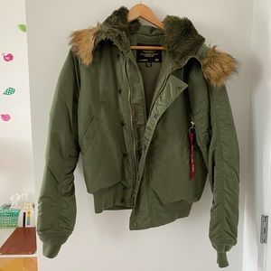 Alpha Industries army green coat size S